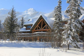 Гостиница Vagabond Lodge at Kicking Horse, Голден